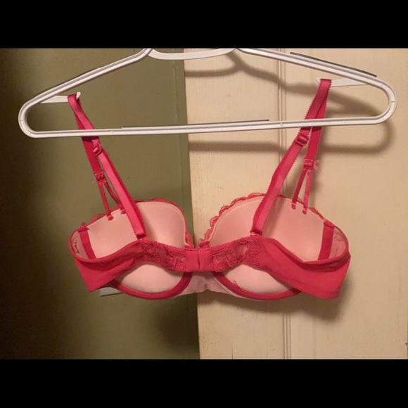 Victoria's Secret Bra & Panties - Picture 2 of 9